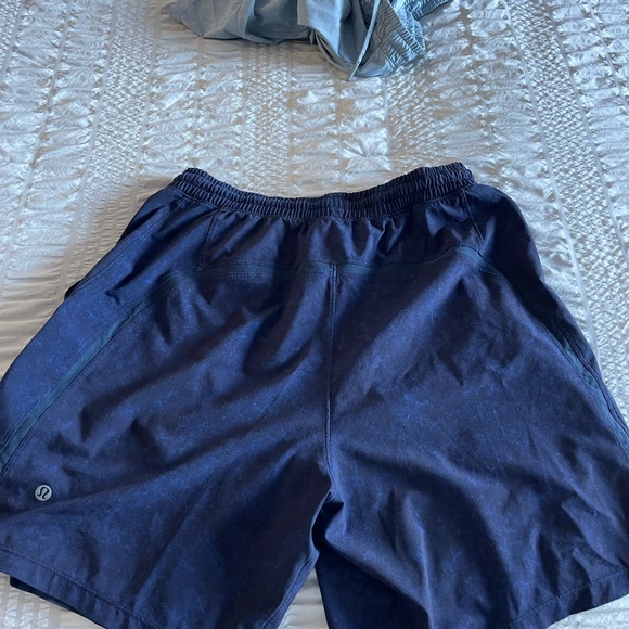 Lululemon Pacebreaker liner less Shorts 7” - Picture 2 of 2